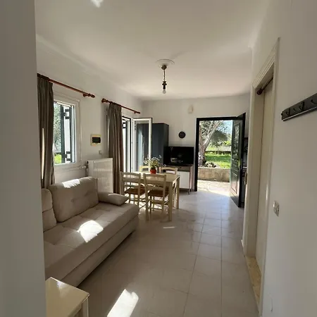 Apartment Kouris Garden View